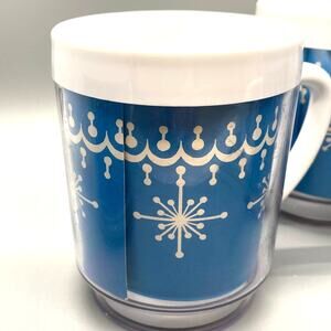 Melamine Snowflake Garland Mugs Set of 4, by Dawn Plastics 1970s Retro Decor